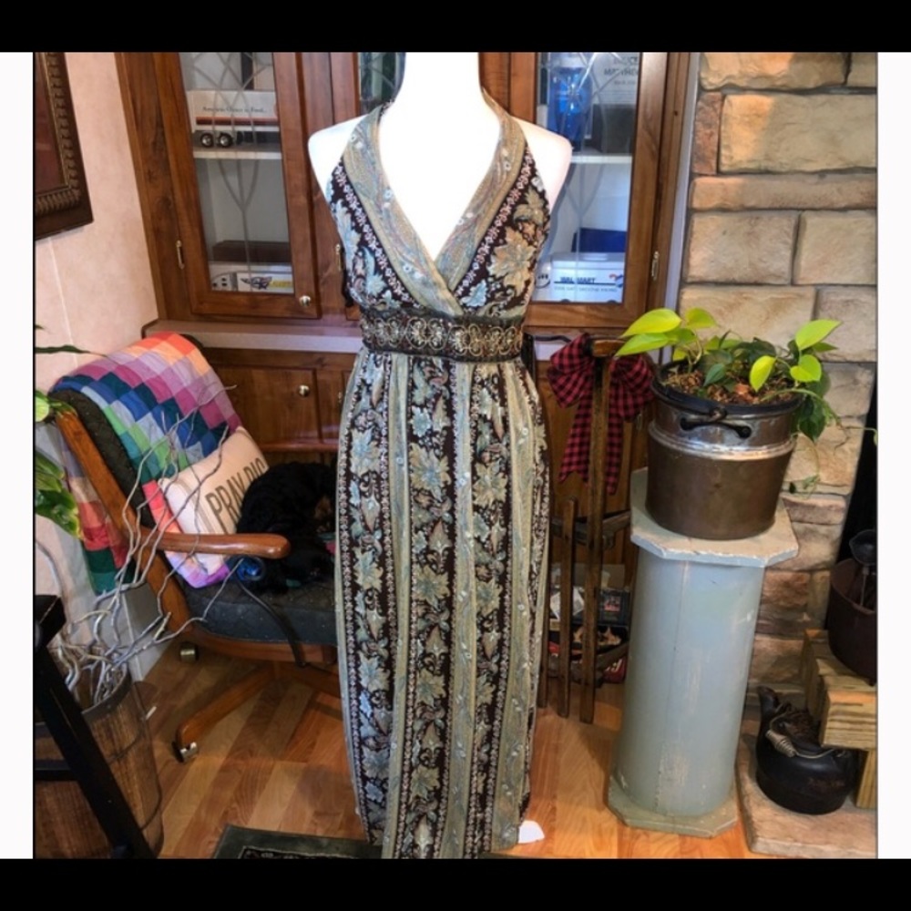 NWT SIZE 6 TIANA B. BROWN AND GREEN PAISLEY PRINT HALTER MAXI DRESS